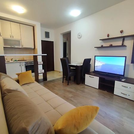 בודווה Apartment Adrialux מראה חיצוני תמונה